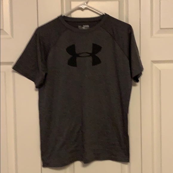 Boys heat gear under armour tee. - Picture 1 of 1
